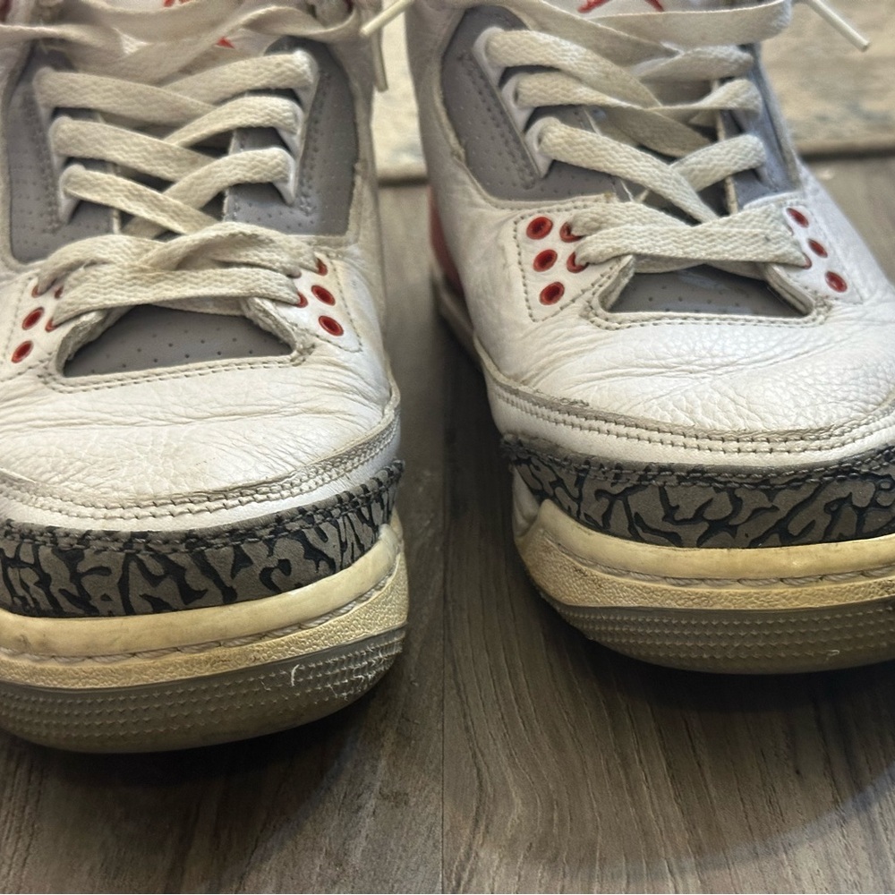 Fire red Jordan 3s Authentic - Picture 11 of 11